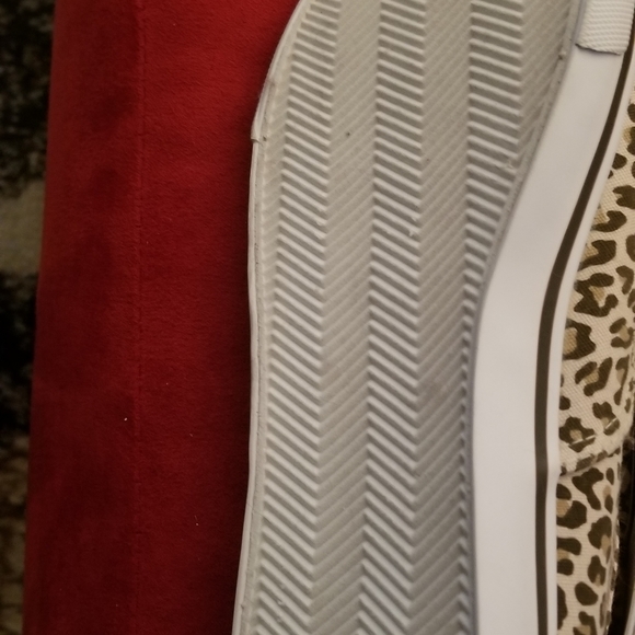 Final sale!! New Cheetah print shoes - Picture 4 of 4